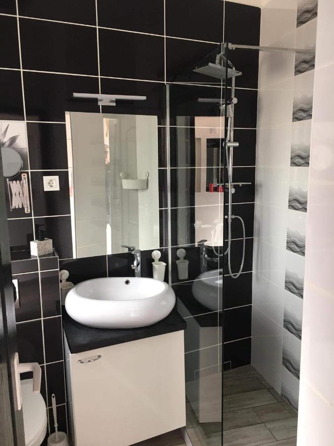 Cuki Apartmanok ดอมโบวาร์ ภายนอก รูปภาพ