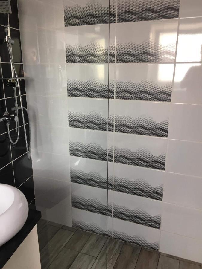 Cuki Apartmanok ดอมโบวาร์ ภายนอก รูปภาพ